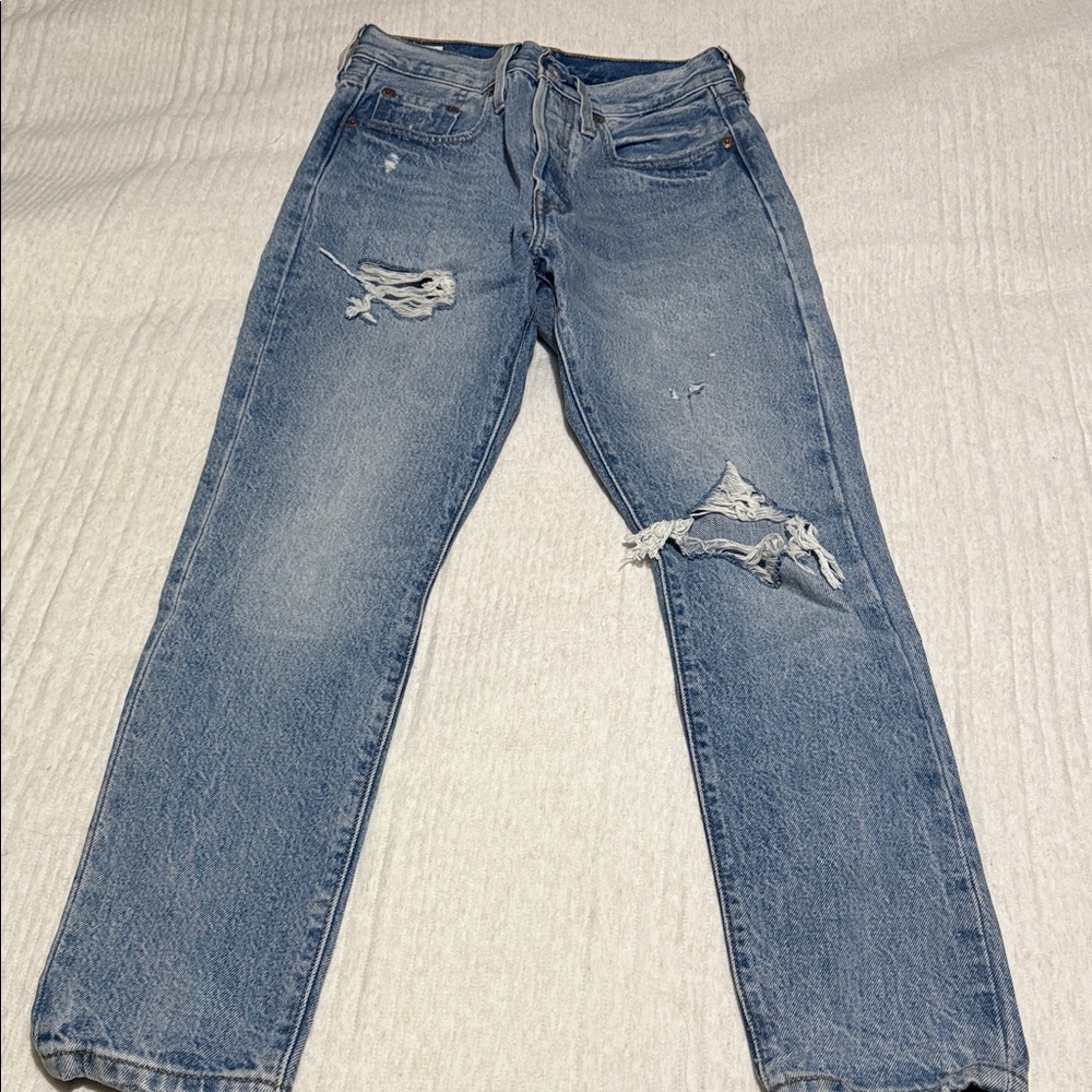 Levi women's Light Blue Ripped Jeans